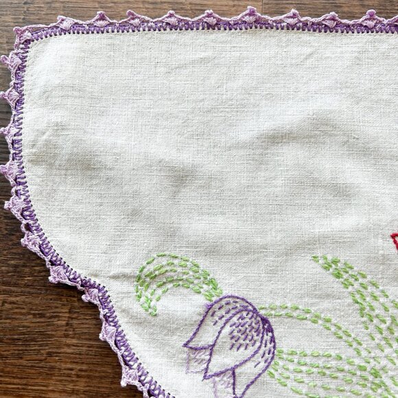 Vintage Hand Embroidered Table Runner, Vintage Dresser Scarf, Tulip Decor - Picture 3 of 5